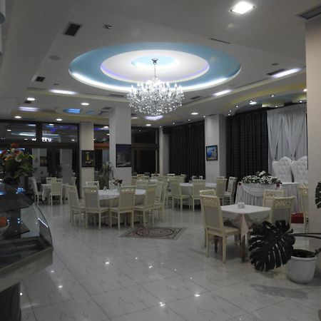 Hotel 3 Vellezerit Durrës Exterior foto