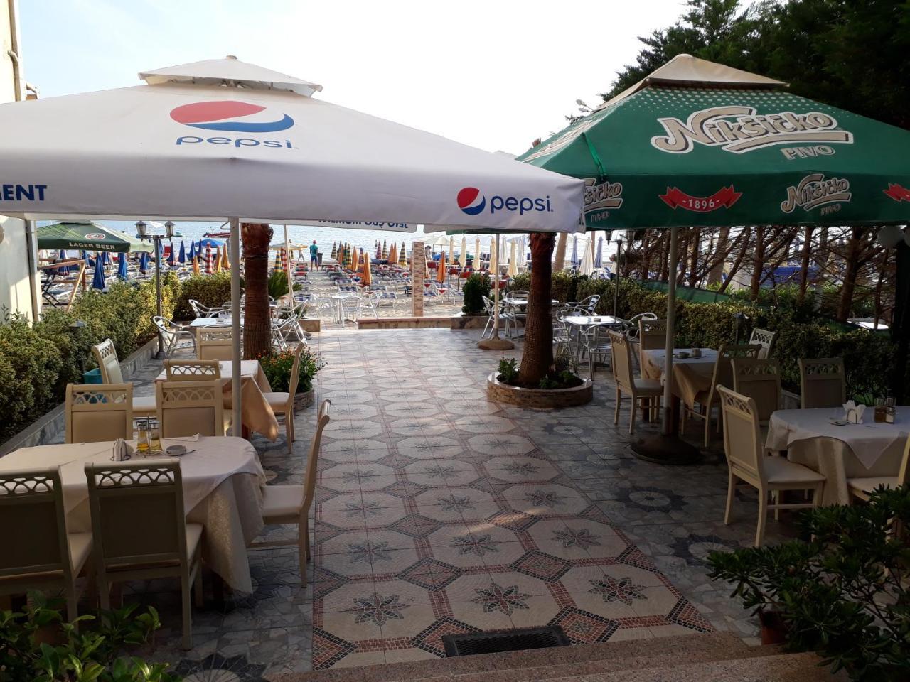 Hotel 3 Vellezerit Durrës Exterior foto