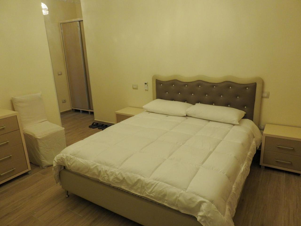 Hotel 3 Vellezerit Durrës Exterior foto