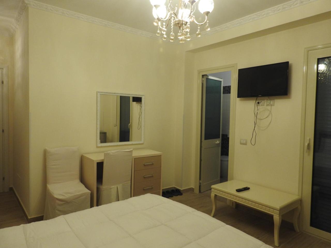 Hotel 3 Vellezerit Durrës Exterior foto