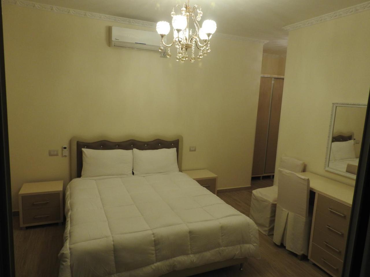 Hotel 3 Vellezerit Durrës Exterior foto